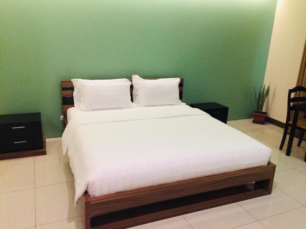 Ybc Grand Hotel Olongapo Buitenkant foto
