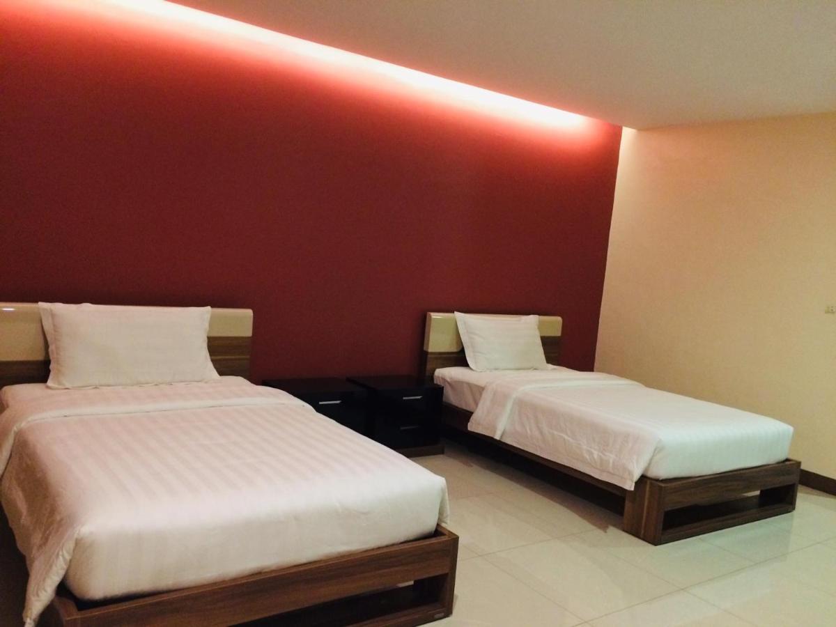 Ybc Grand Hotel Olongapo Buitenkant foto