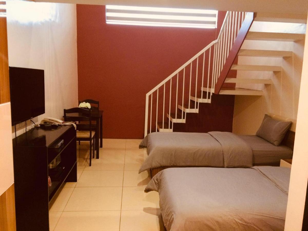 Ybc Grand Hotel Olongapo Buitenkant foto