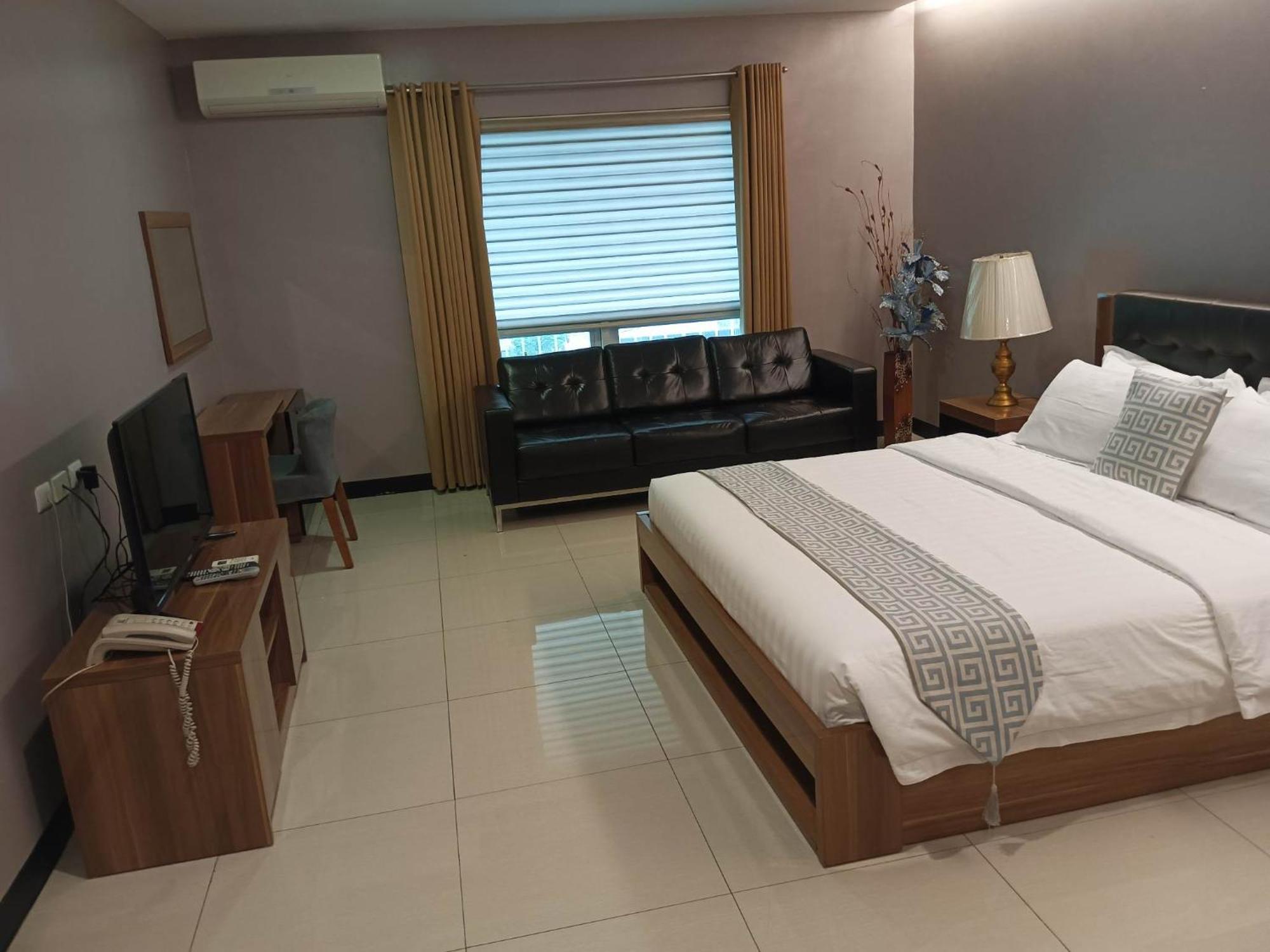 Ybc Grand Hotel Olongapo Kamer foto