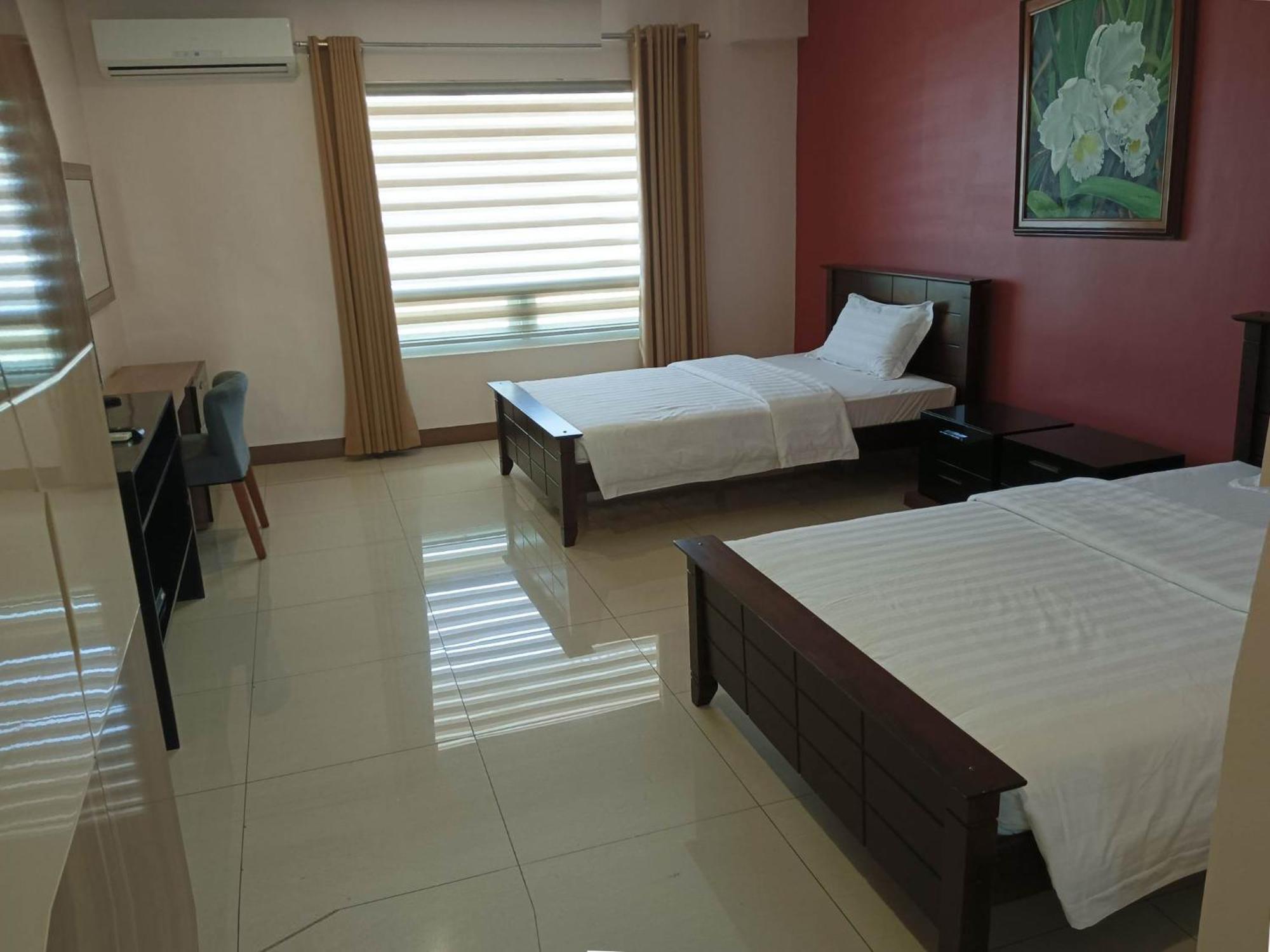 Ybc Grand Hotel Olongapo Buitenkant foto