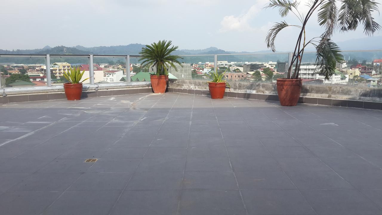 Ybc Grand Hotel Olongapo Buitenkant foto