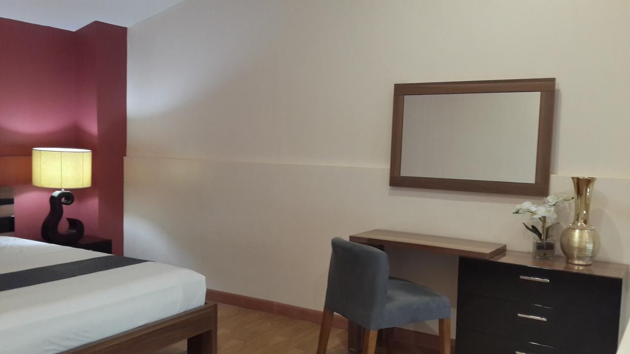 Ybc Grand Hotel Olongapo Buitenkant foto